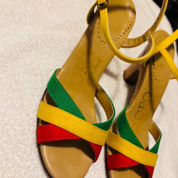 Cute and Stylish Heels By D’ORO - size 6 1/2 N - Heel Height 3 inches - box 1 - Picture 2 of 6